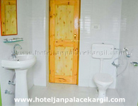 Hotel Jan Palace Ladakh Bathroom